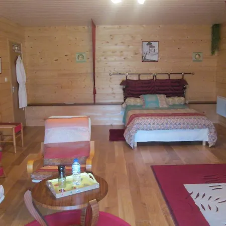 Bed & Breakfast Domaine Du Val De Soux 3*